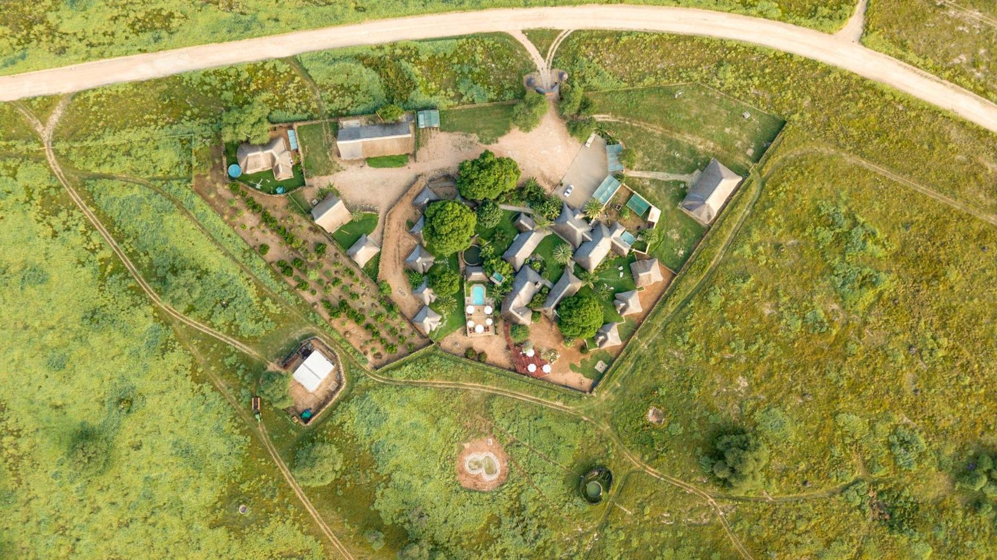 Frans Indongo Lodge Otjiwarongo Exteriér fotografie